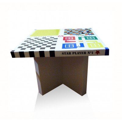 Mesa para niños con juegos